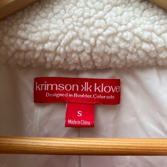 Wow them on a hike or ski chalet! - Picture 2 of 4